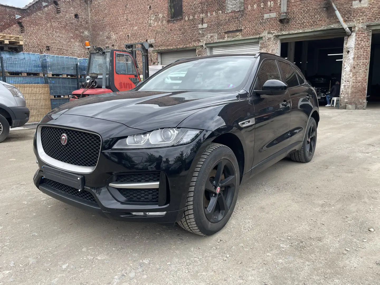 Jaguar F-Pace 2.0 D AWD R-Sport (EU6.2) - 1