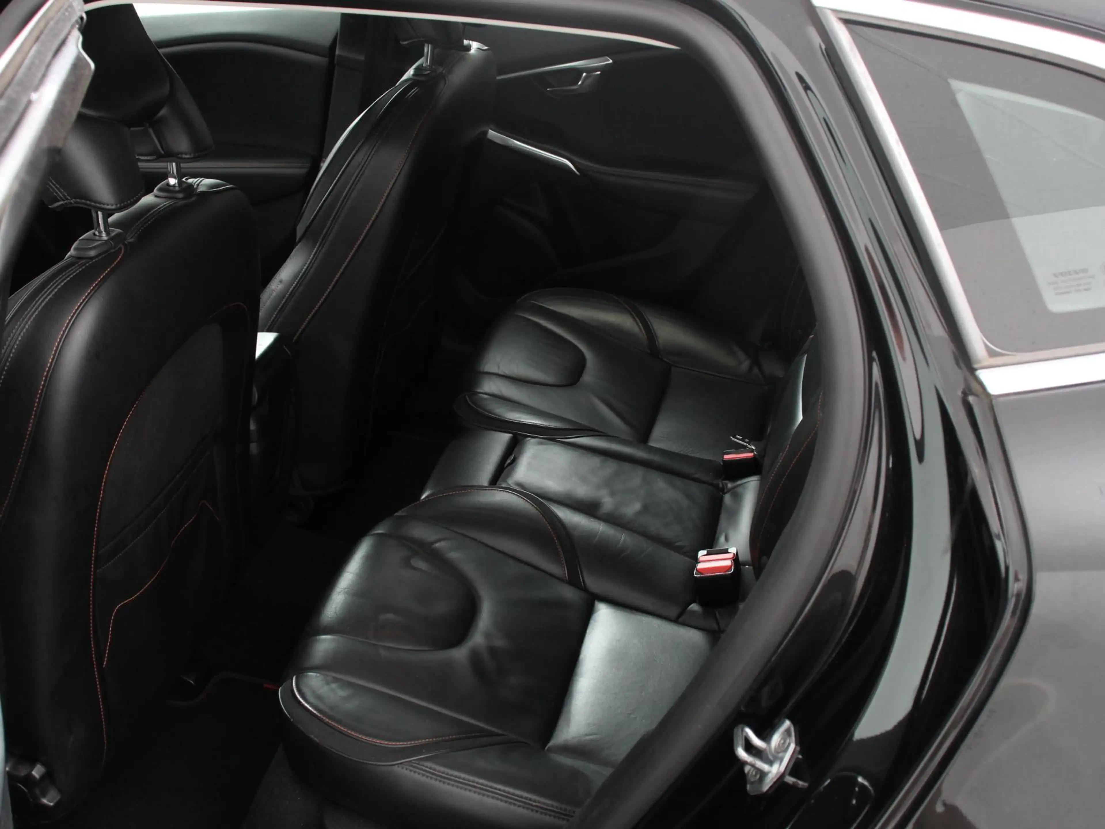 Volvo V40 2.0 T2 Ocean Race Climate Control Navigatie Ledere — photo 13
