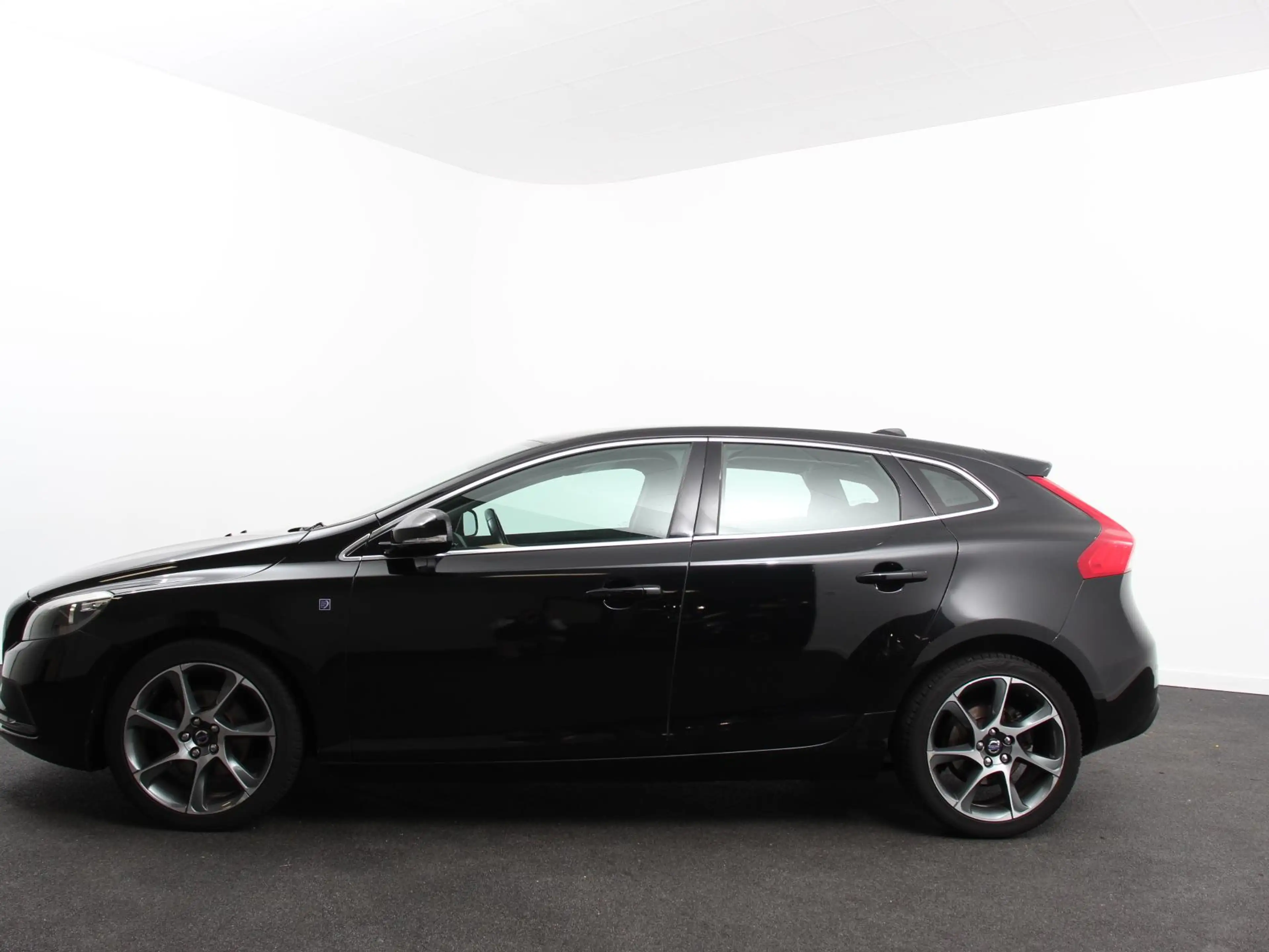 Volvo V40 2.0 T2 Ocean Race Climate Control Navigatie Ledere — photo 8