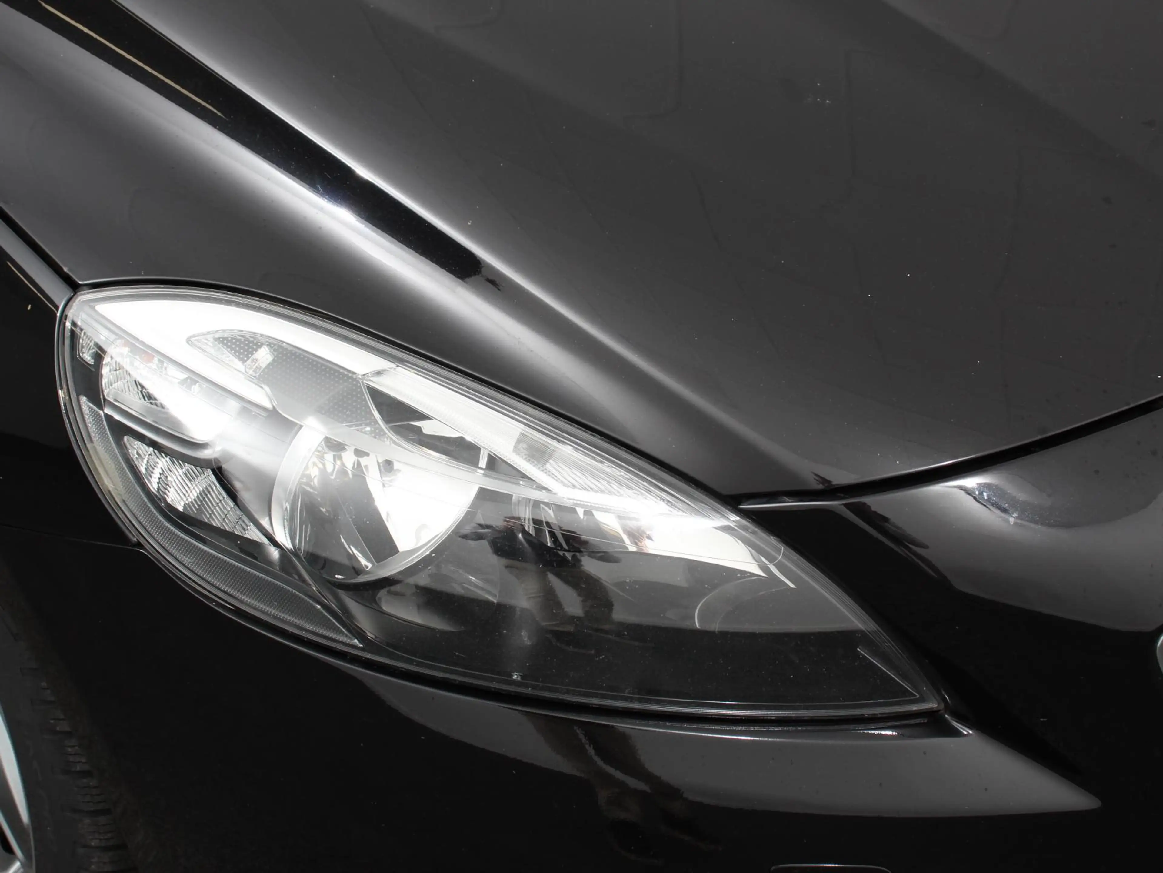 Volvo V40 2.0 T2 Ocean Race Climate Control Navigatie Ledere — photo 10