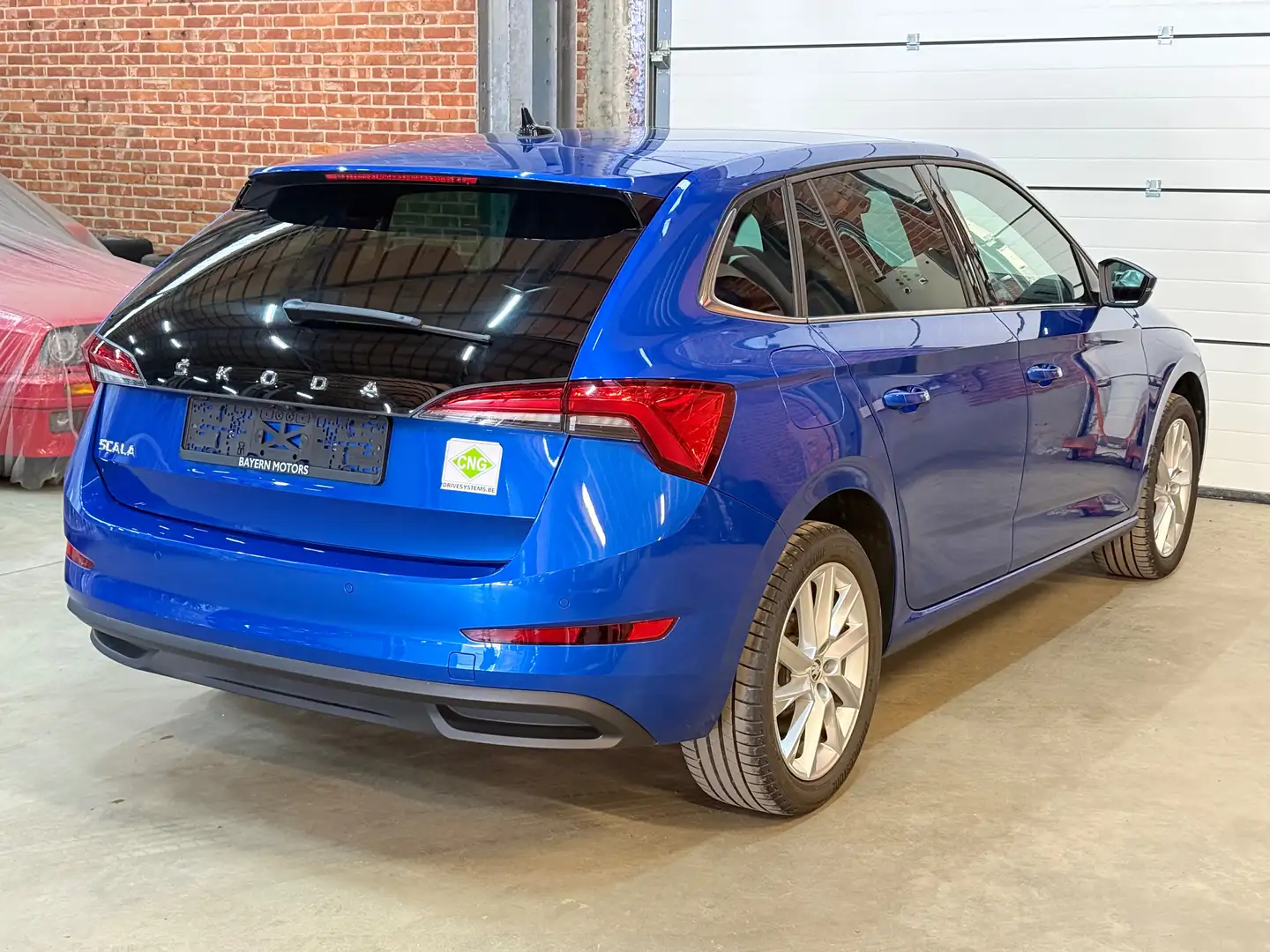 Skoda Scala 1.0 TGI CNG-Benzine 17.000km 2022 Navi CarPlay LED Modrá - 2