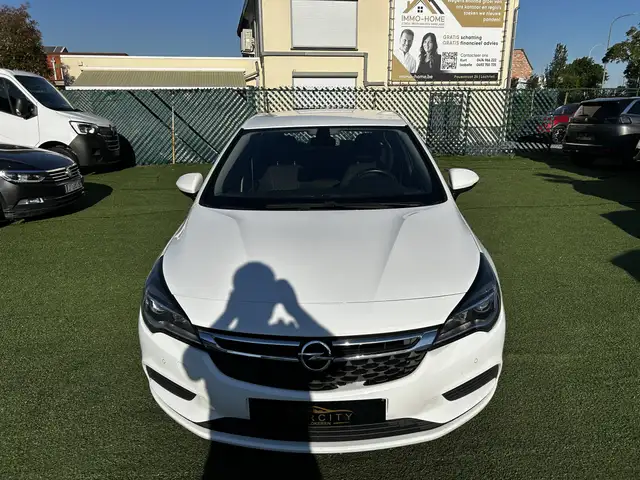 Opel Astra view 8