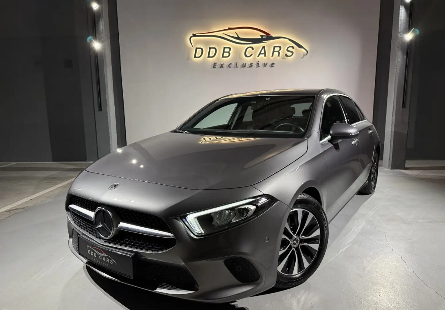 Mercedes-Benz A 200 200d Progressive Line Advanced 8G-DCT Gris - 2
