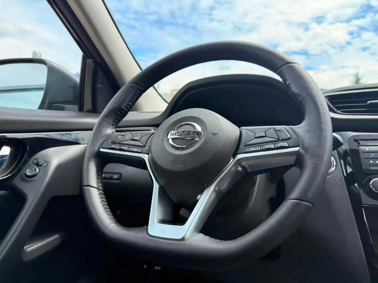 Nissan Qashqai photo Nissan Qashqai