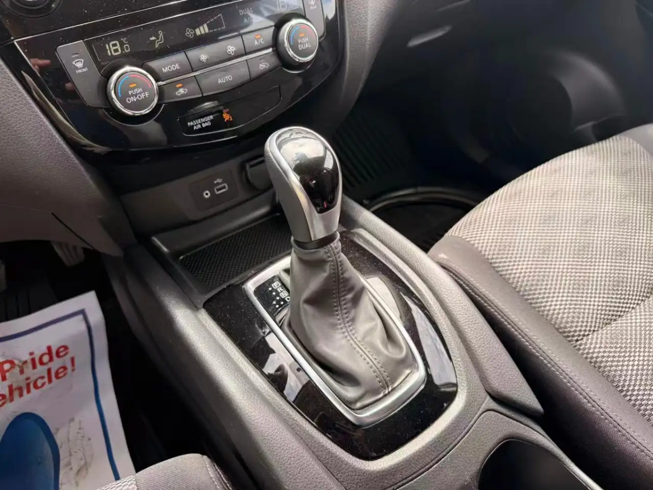Nissan Qashqai photo Nissan Qashqai