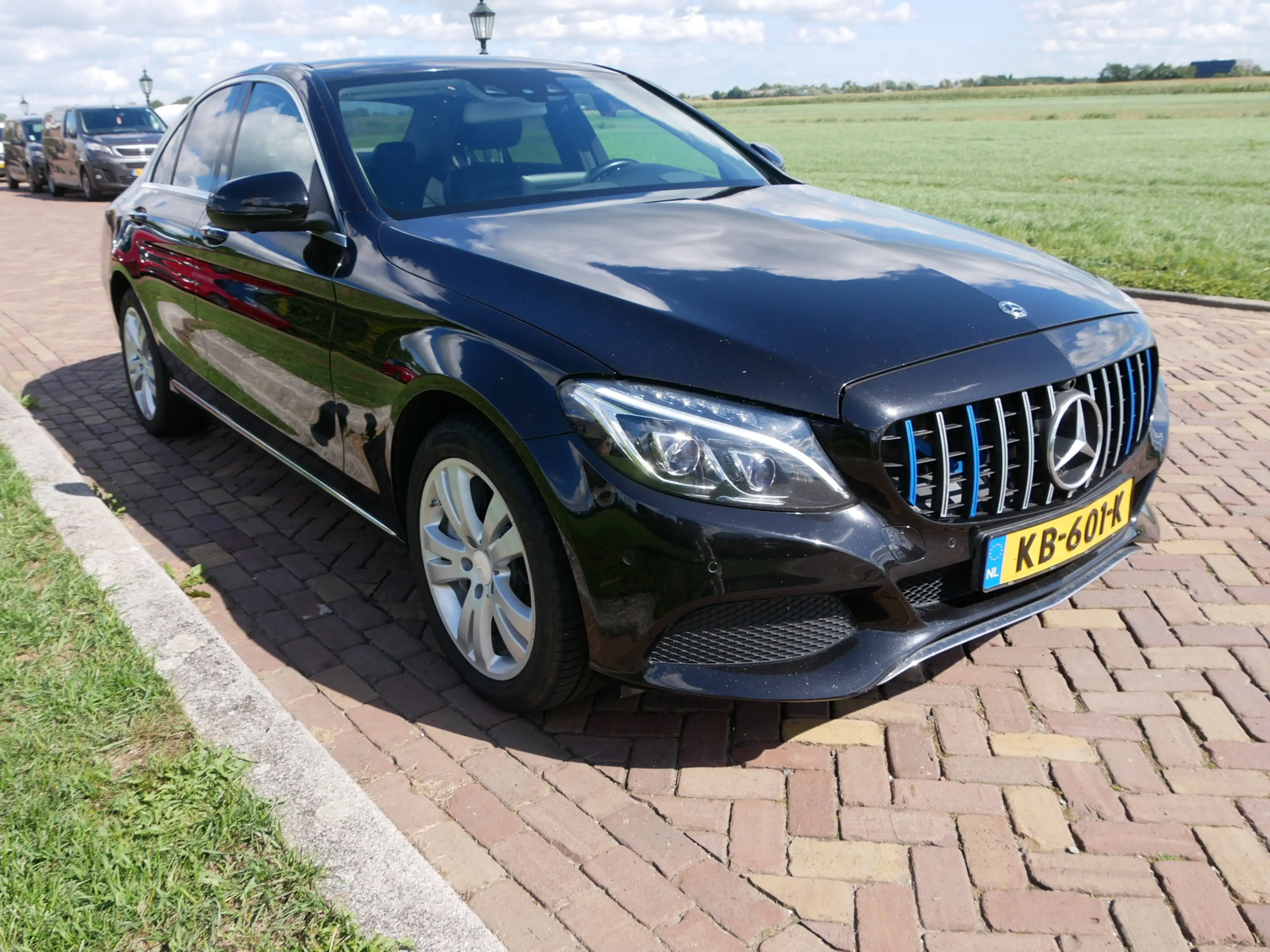 Mercedes-Benz C 350 e Lease Edition PANO BURMESTER ** 11499 NETTO **