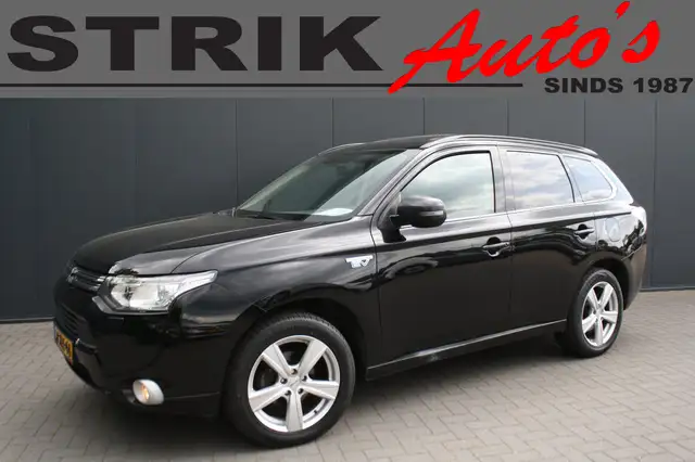 Mitsubishi Outlander 2.0 PHEV Instyle - SCHUIFDAK - LEDER - TREKHAAK -