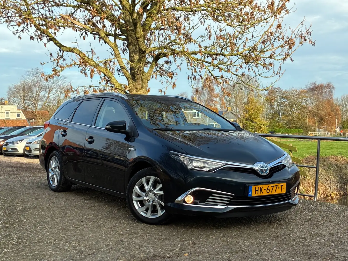Toyota Auris Touring Sports 1.8 Hybrid | Panodak + Leder + Xeno Grijs - 1