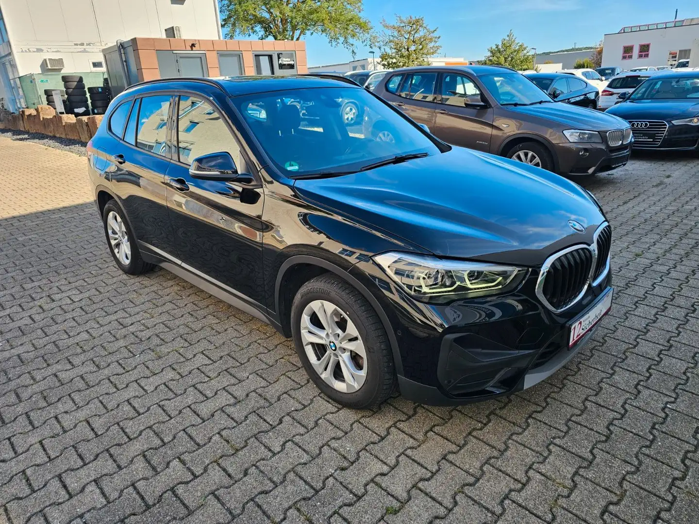 BMW X1 xDrive 25 e Aut NAV*PANO*LED*M-LENK*SPORTSITZ Noir - 1