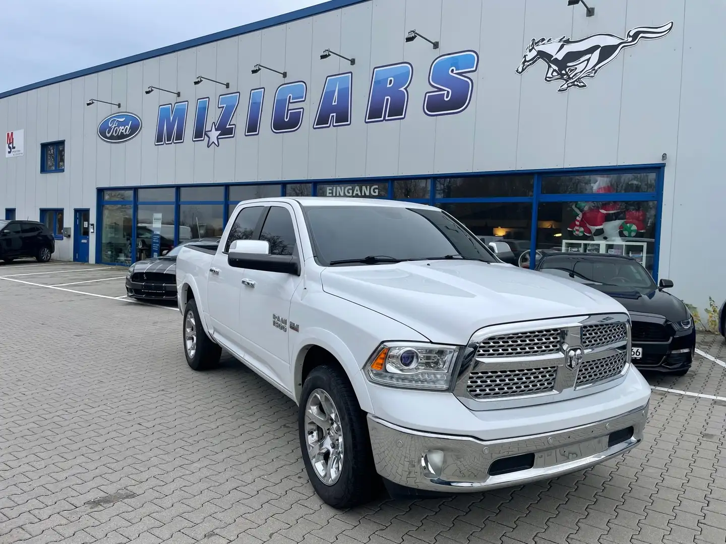 Dodge RAM LARAMIE 5.7 AWD Vollausstattung UNFALLFREI Blanc - 2