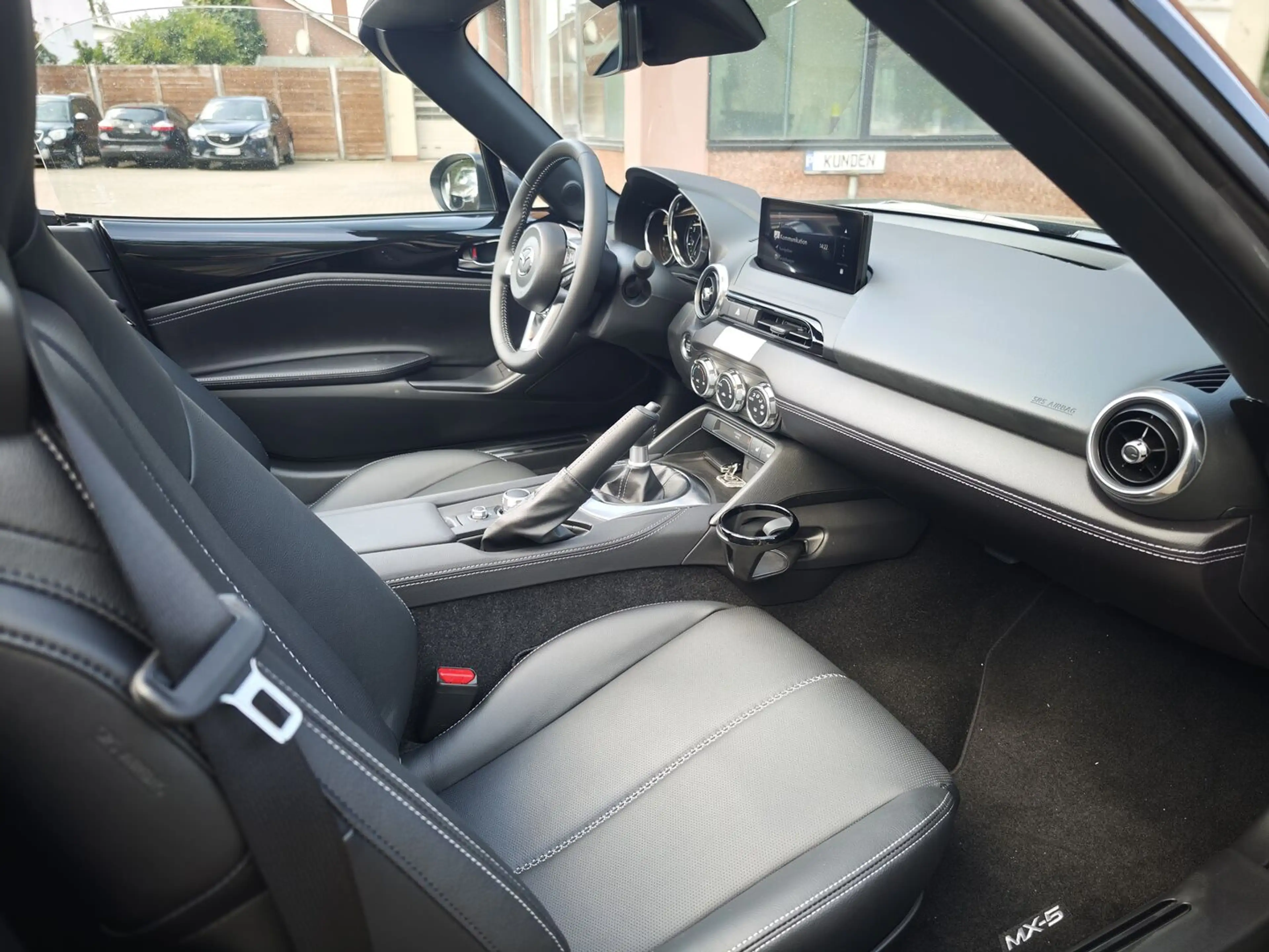 Mazda MX-5 1.5L SKYACTIV-G RWD Exclusive-line — photo 8