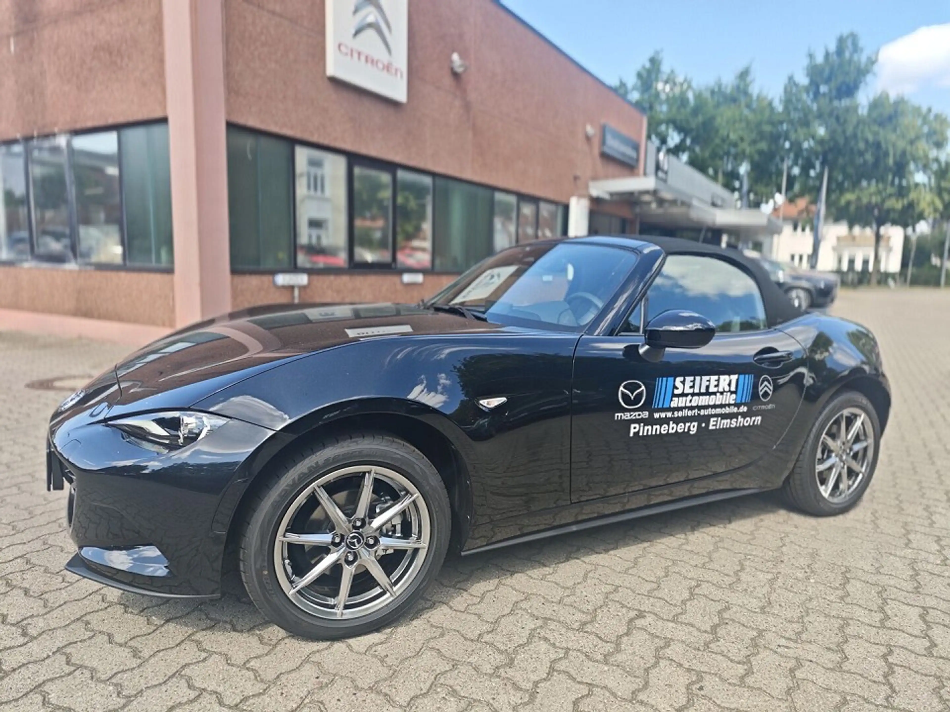 Mazda MX-5 1.5L SKYACTIV-G RWD Exclusive-line