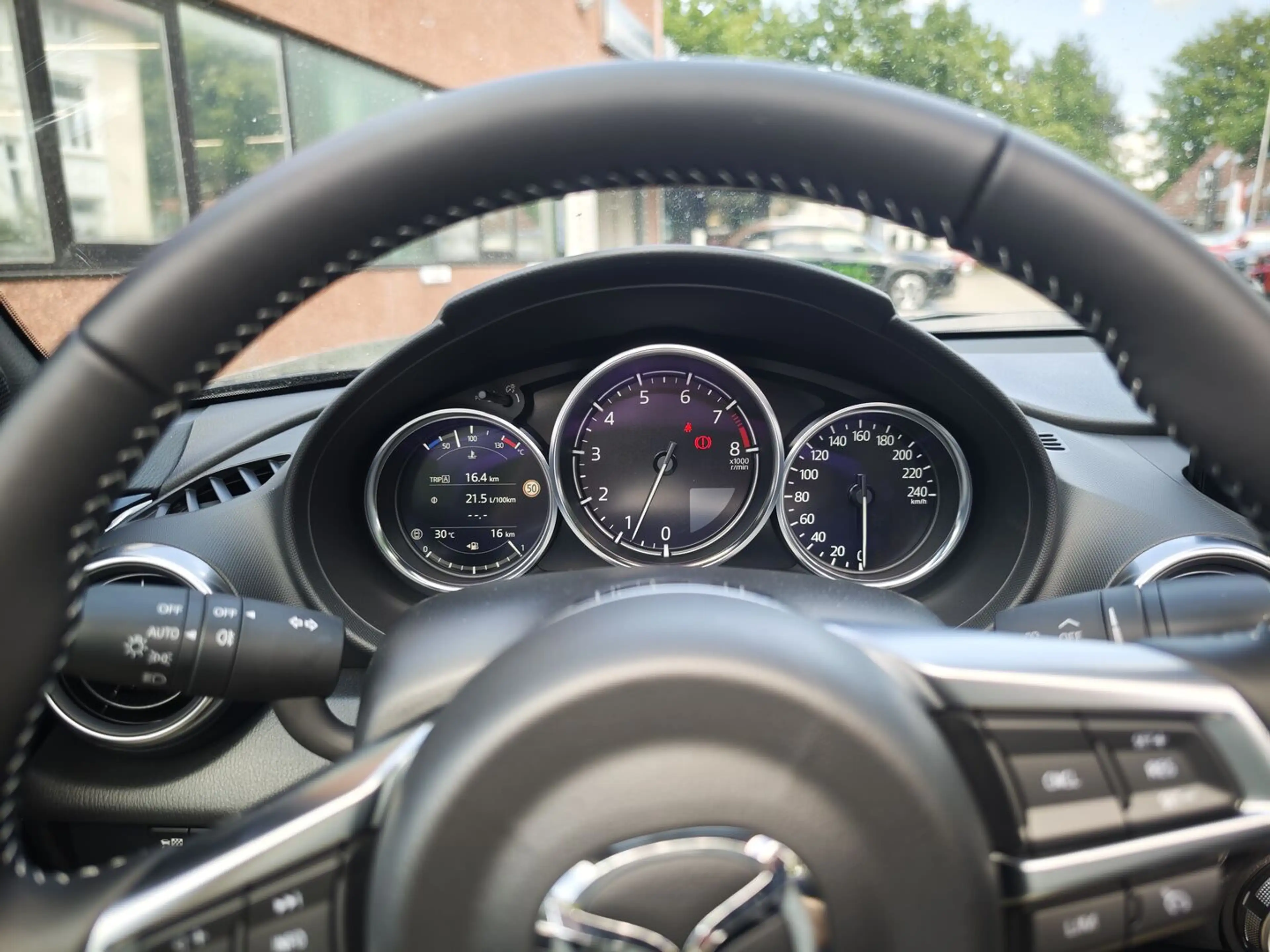 Mazda MX-5 1.5L SKYACTIV-G RWD Exclusive-line — photo 13
