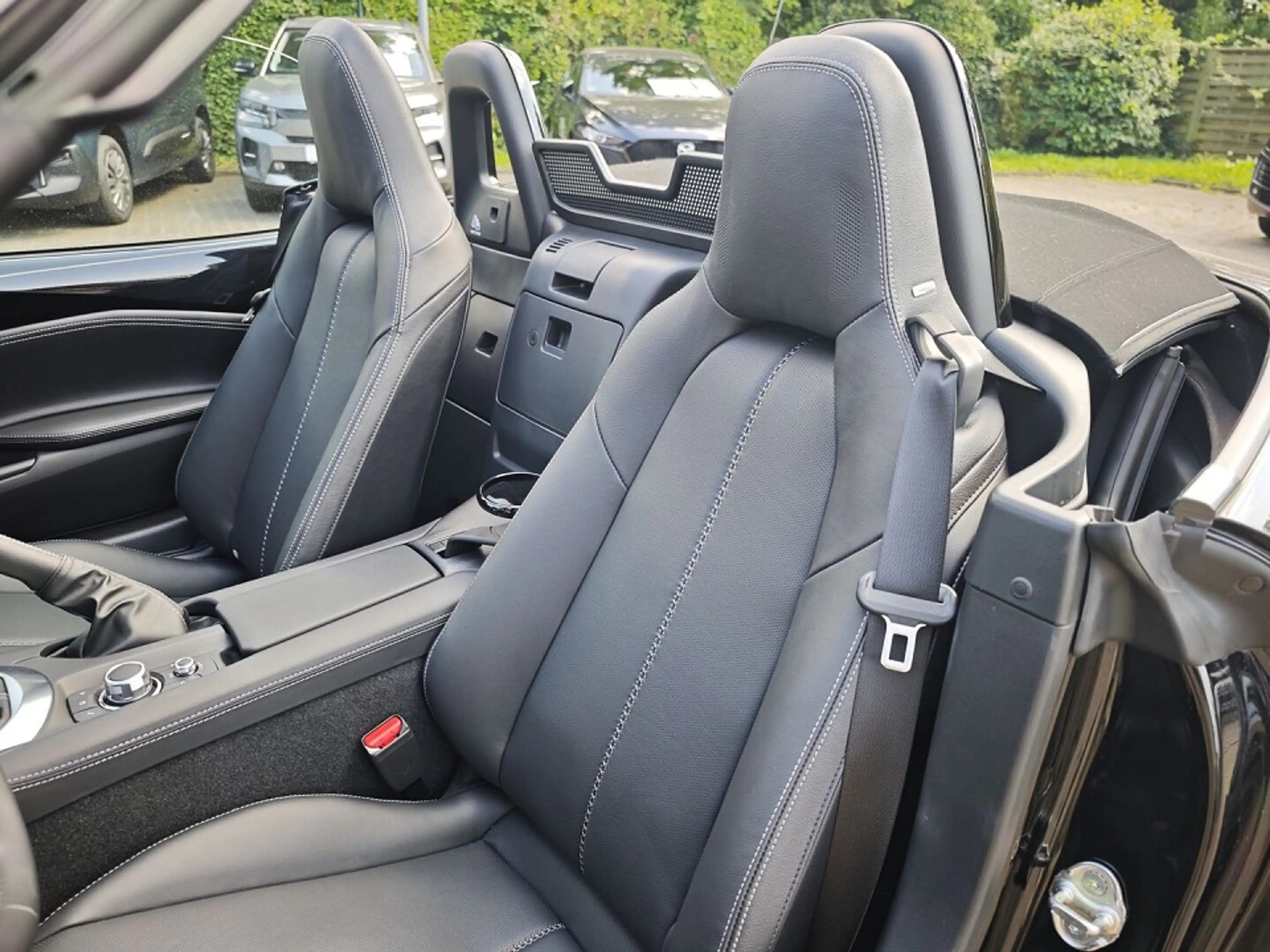 Mazda MX-5 1.5L SKYACTIV-G RWD Exclusive-line — photo 15