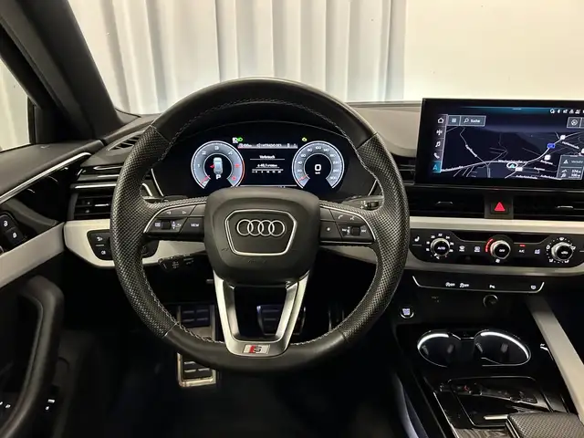 Audi A4 view 11