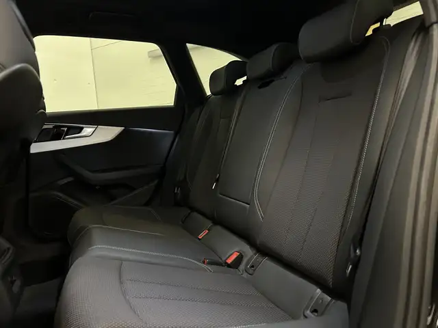 Audi A4 view 15