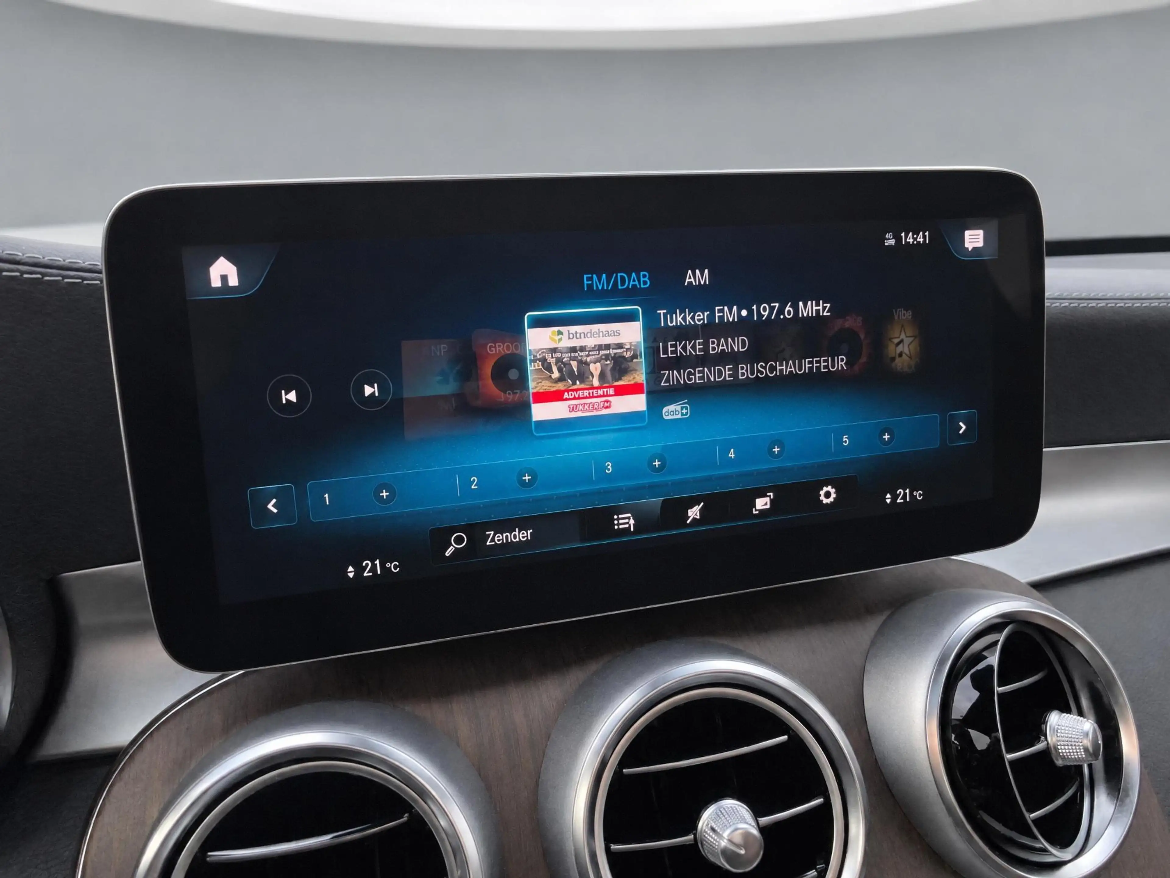 Mercedes-Benz GLC 300 300e 4MATIC Business Solution AMG | Airmatic | Bru — photo 15