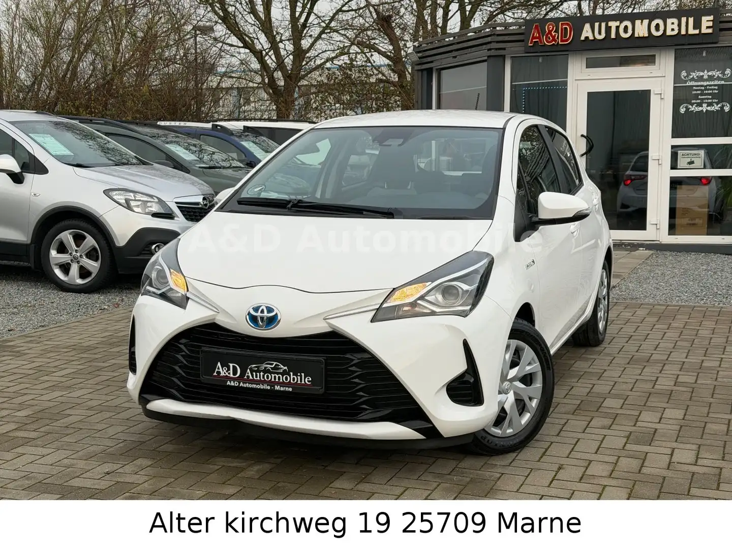 Toyota Yaris Hybrid Energy KAMERA SHZ PDC NAVI BT 1HAND Weiß - 1
