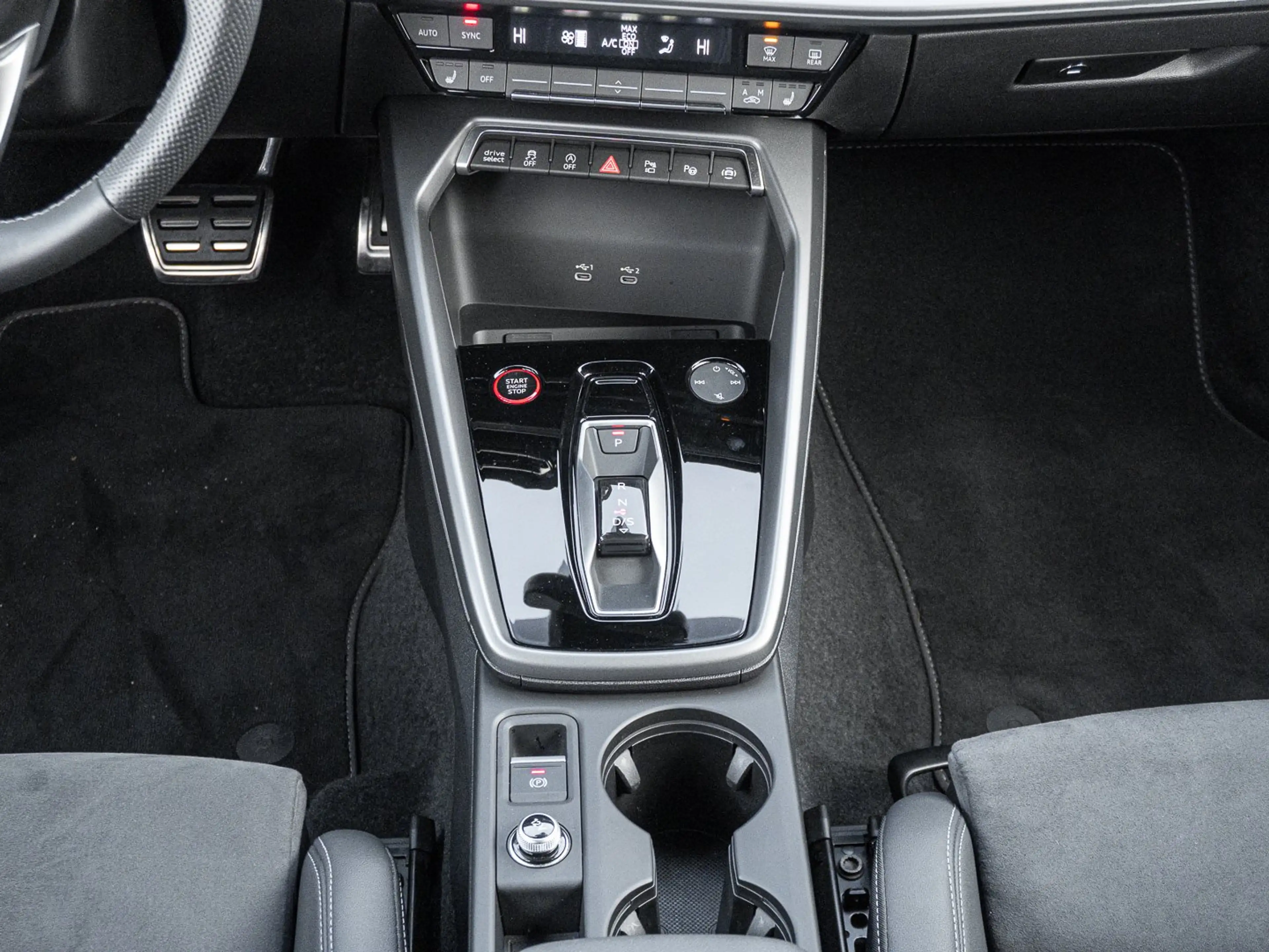 Audi S3 Sportback 2.0 TFSI quattro S tronic MATRIX — photo 14