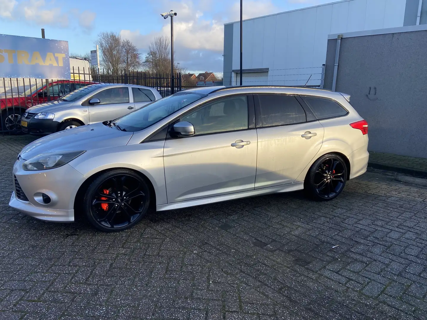 Ford Focus 1.0 EcoBoost Trend Grijs - 1