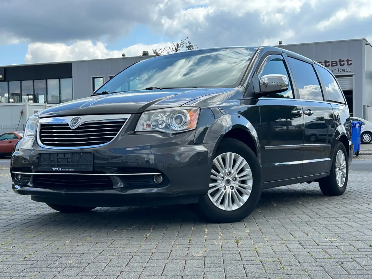Lancia Voyager Gold 7sitzer TV Leder Schwarz - 1
