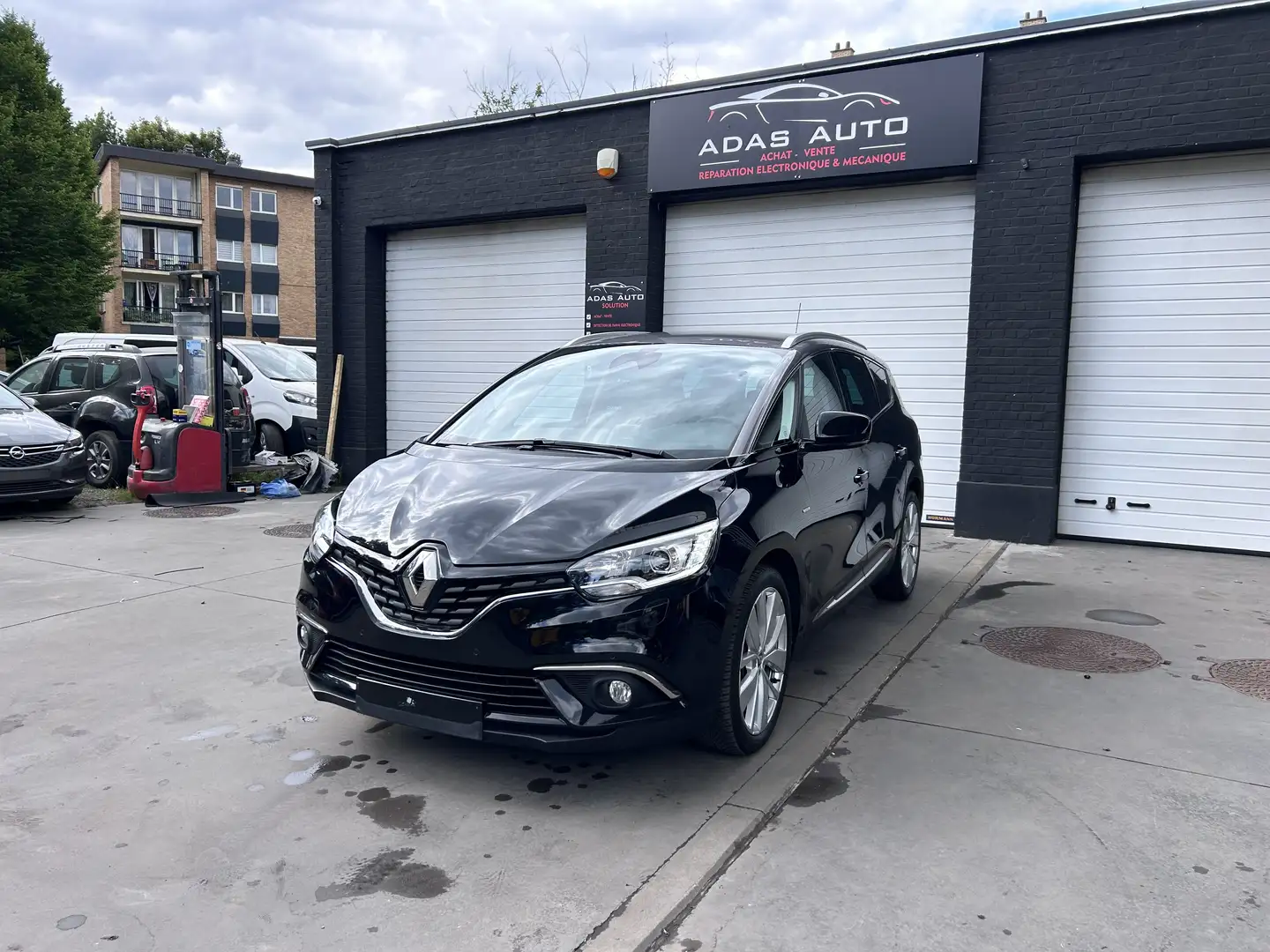 Renault Grand Scenic Scénic 1.33 TCe Black Edition EDC GPF - 1