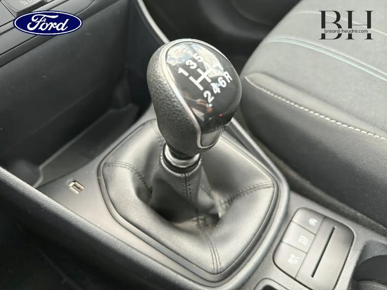 Ford Fiesta 5 portes — photo 14