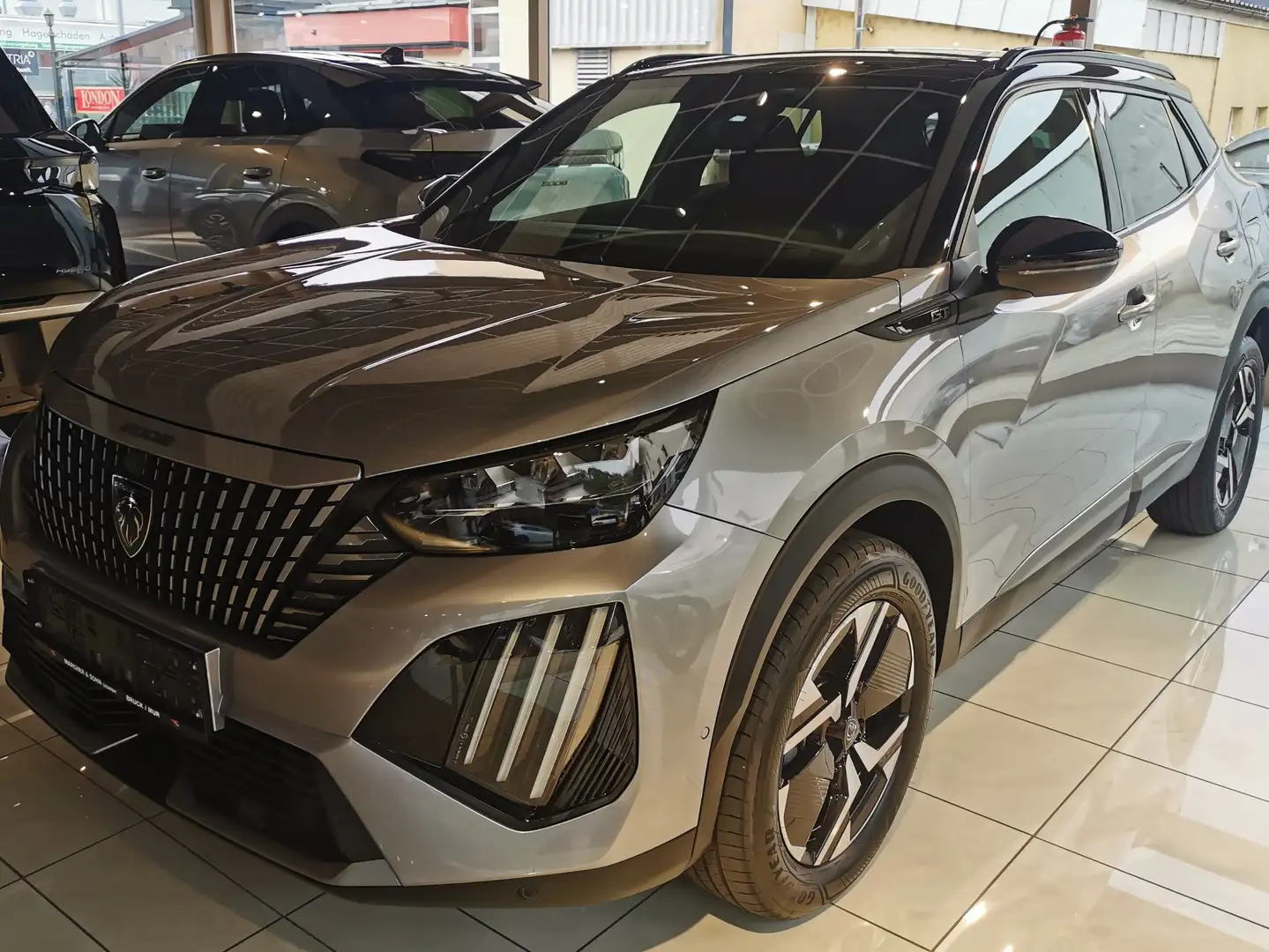 Peugeot 2008 2008 PureTech 130 GT EAT8 Grau - 1