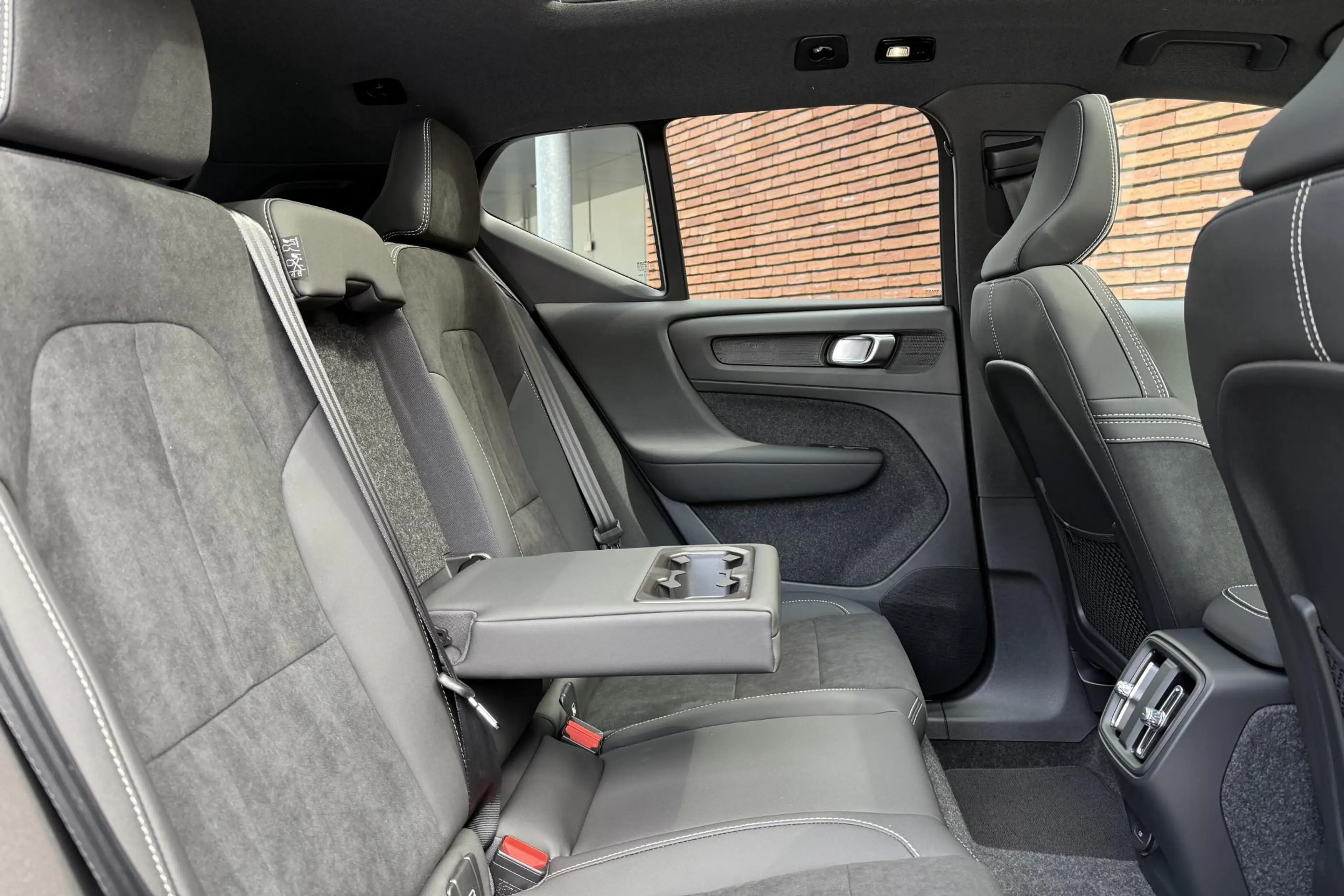 Volvo EX40 Single Motor Extended Range Plus 82 kWh | DEMO DEA — photo 7