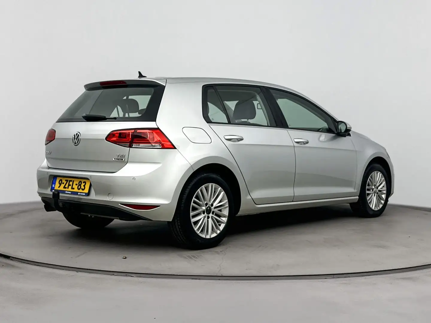 Volkswagen Golf 1.2 TSI Business Edition | Stoelverwarming | Massa Grijs - 2