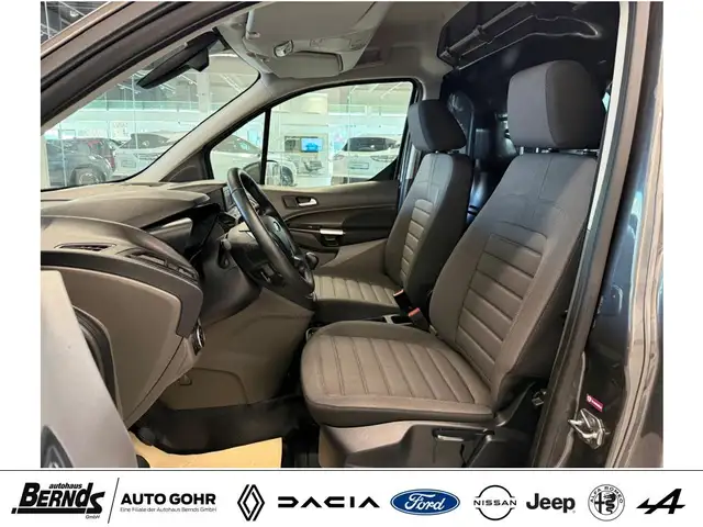 Ford Transit Connect view 8
