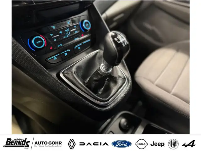 Ford Transit Connect view 15