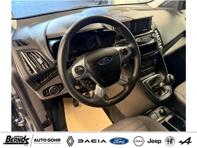 Ford Transit Connect view 9