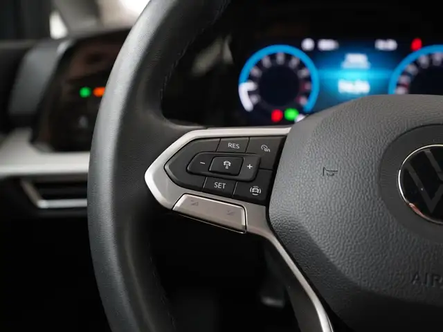 Volkswagen Golf view 8