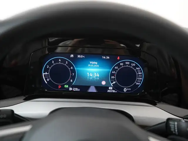 Volkswagen Golf view 9
