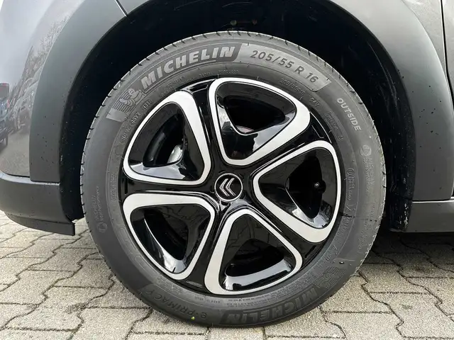 Citroen C3 view 8