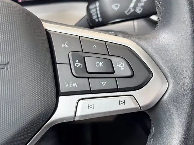 Volkswagen Golf view 22