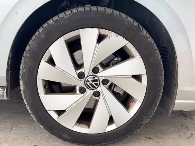 Volkswagen Golf view 15