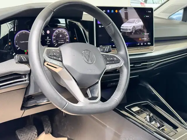 Volkswagen Golf view 19