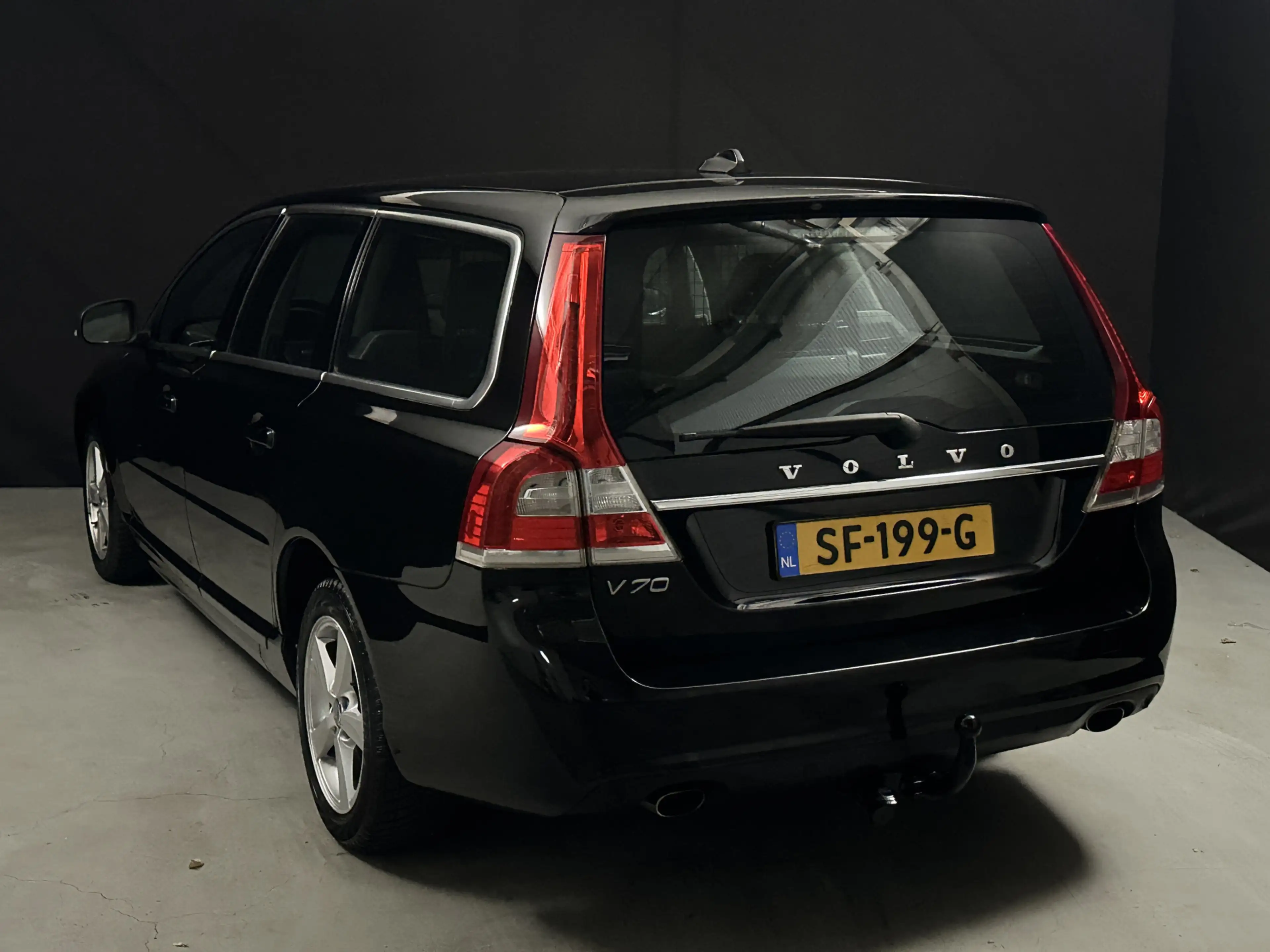 Volvo V70 2.0 T5 Kinetic *Automaat*AC*CC*Full Leather* — photo 5