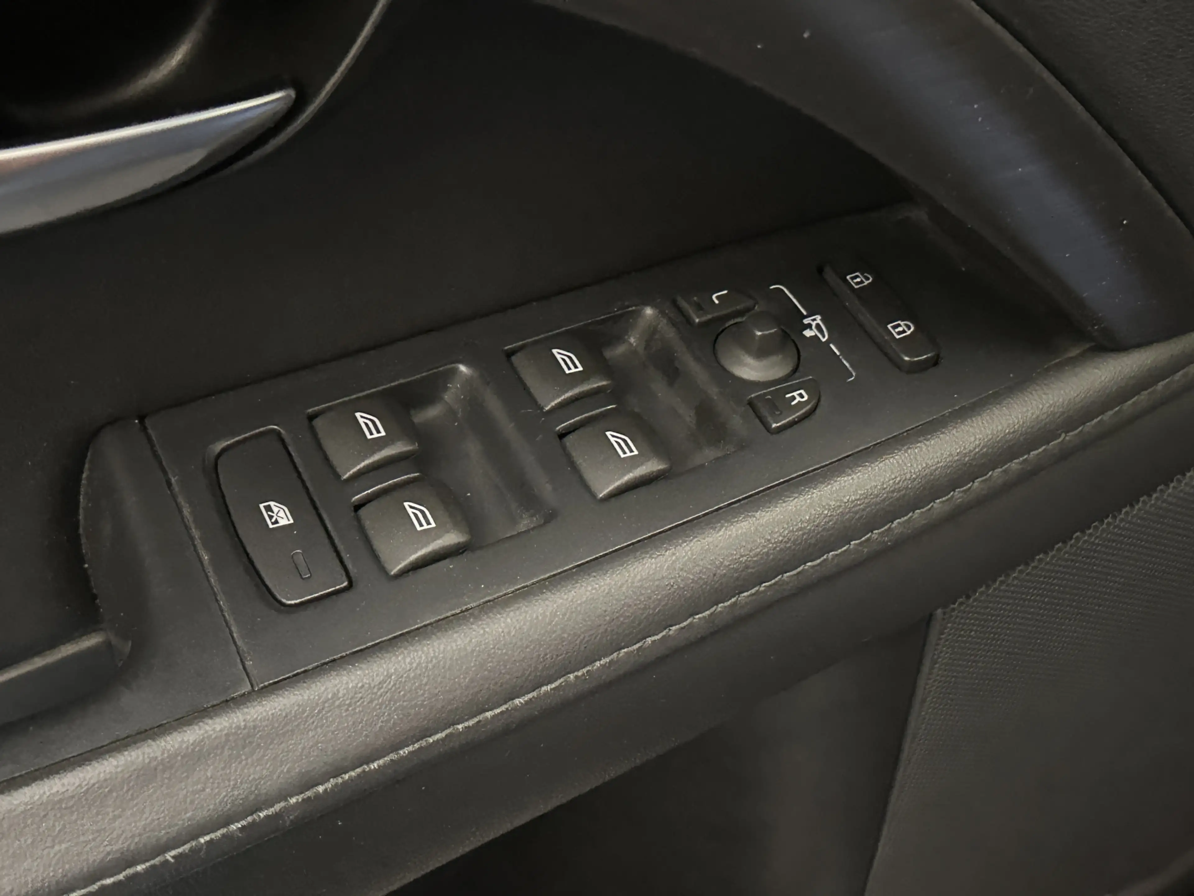 Volvo V70 2.0 T5 Kinetic *Automaat*AC*CC*Full Leather* — photo 13