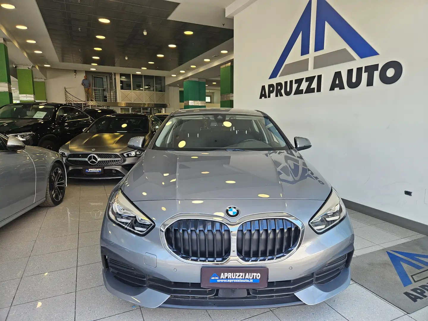 BMW 116 d Business Advantage auto NAVI SENSORI Grigio - 2