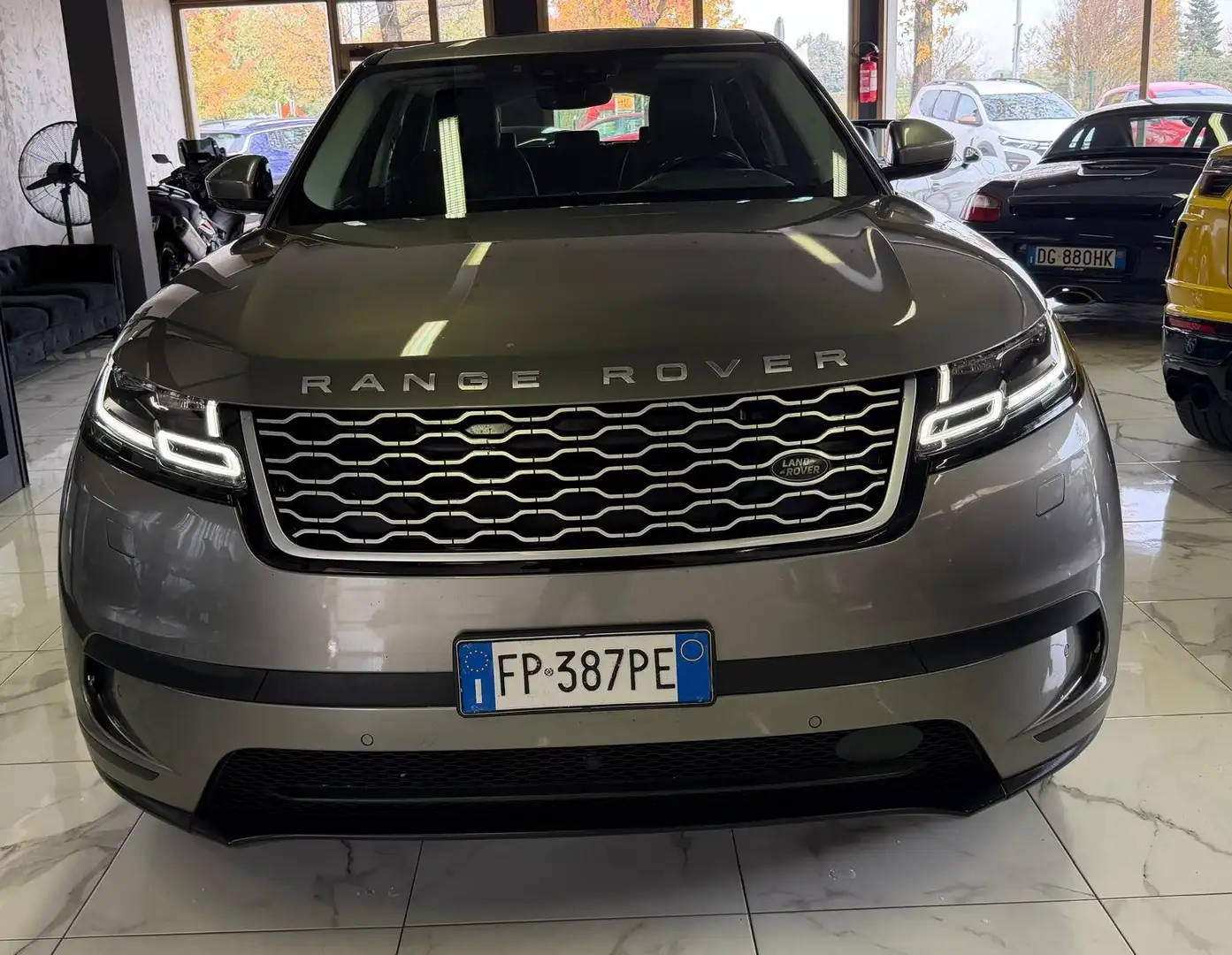 Land Rover Range Rover Velar Tetto+Pelle+Gancio traino+Meridian+Virtual - 2