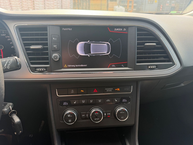 SEAT Leon ST Style — photo 14