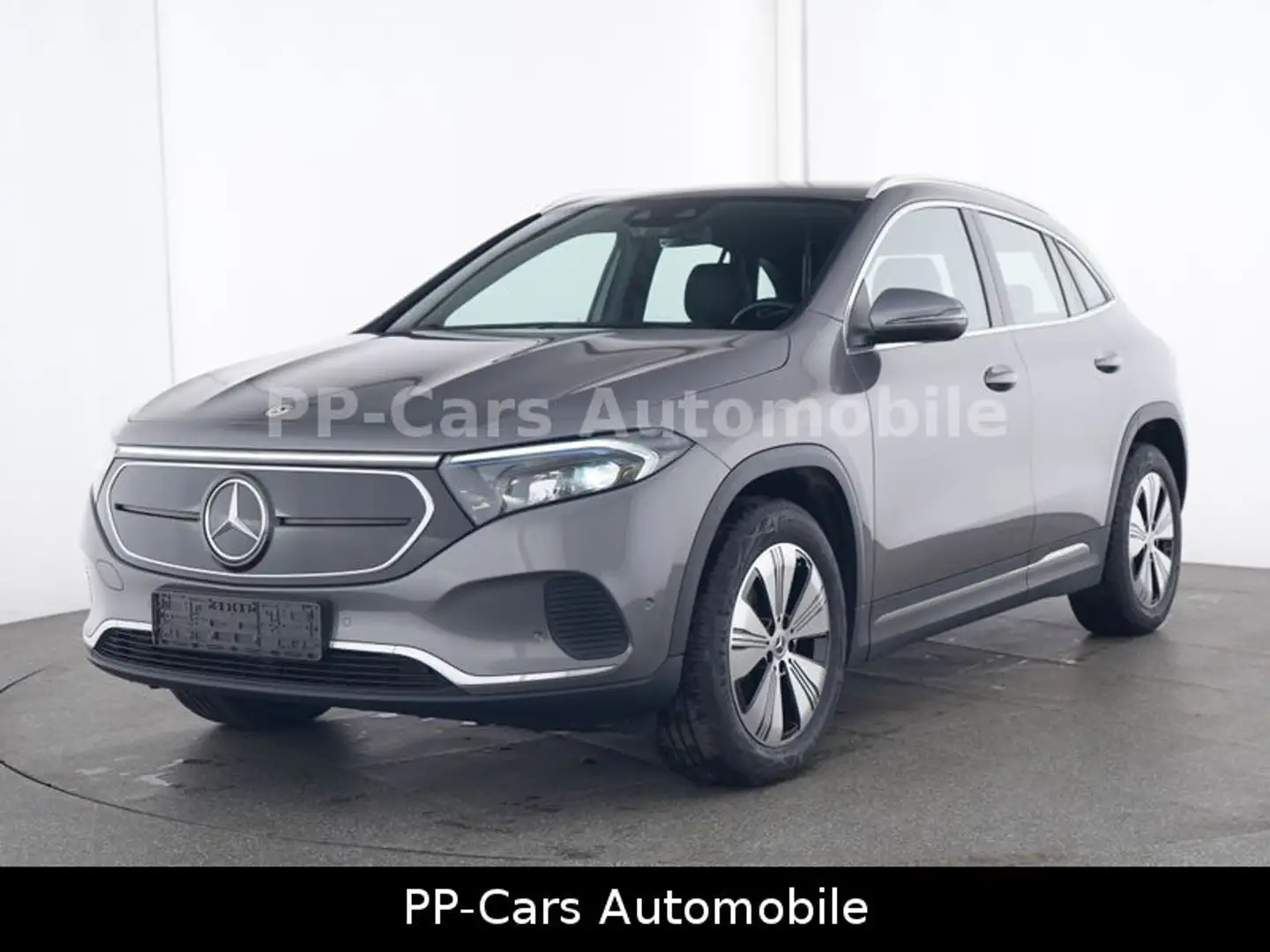 Mercedes-Benz EQA 300 4MATIC Advanced*MBUX*SHZ*LED*Kamera*FLAs Grau - 1