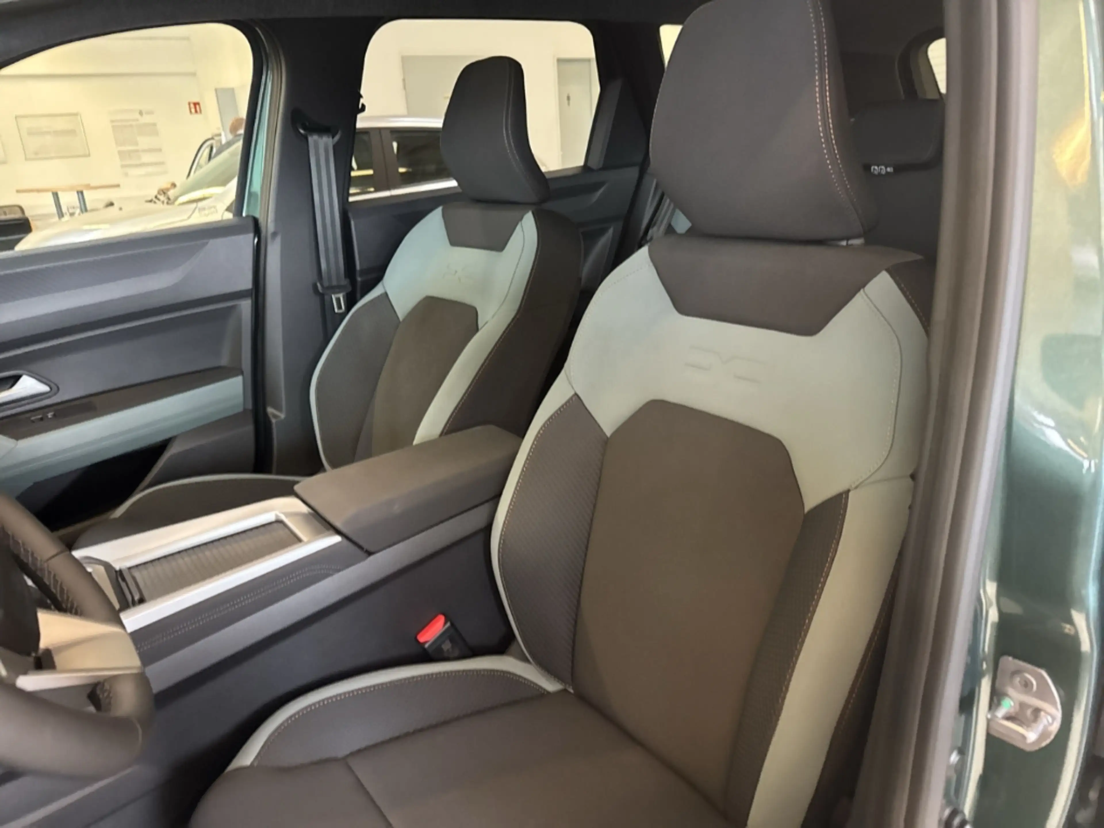 Dacia Bigster mild Hybrid-G 140 Extreme El. Panodach Navi Digita — photo 6