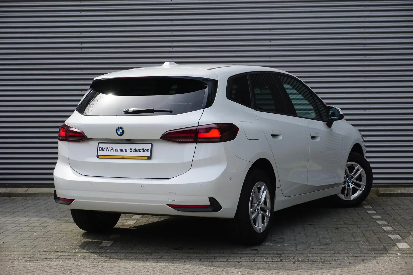 BMW 216 2 Serie Active Tourer 216i 16 inch LM Dubbelspaak Wit - 2