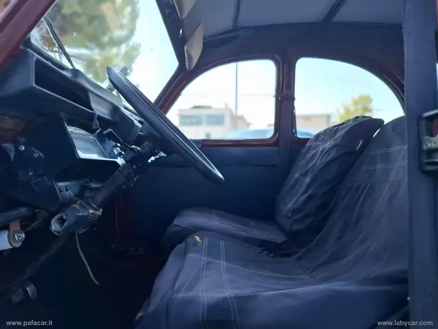 Citroen 2CV view 7