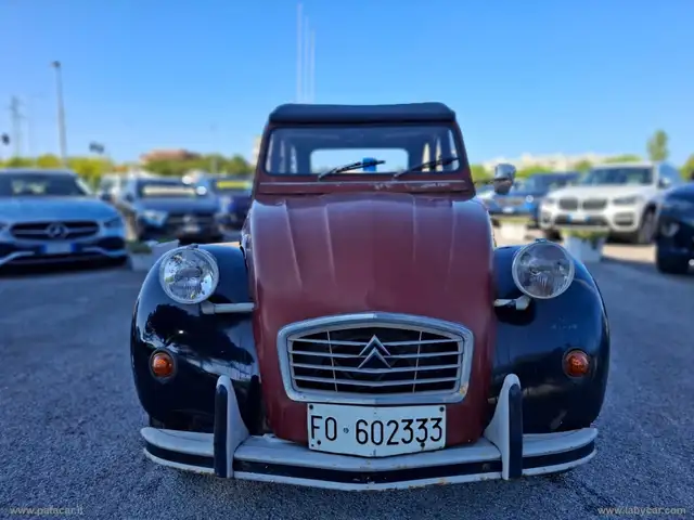 Citroen 2CV view 2