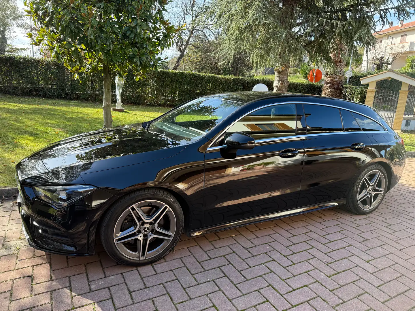 Mercedes-Benz CLA 200 CLA Shooting Brake 200 d Premium auto Nero - 2